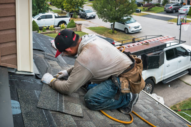 Professional Roofing technician working in Hallieford, VA